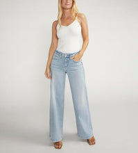 Load image into Gallery viewer, Silver Jeans Suki Wide Let
