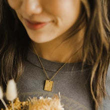 Load image into Gallery viewer, eLiasz and eLLa Wildflower Gold Necklace
