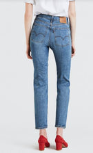 Load image into Gallery viewer, Levi&#39;s Wedgie Jean

