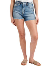 Load image into Gallery viewer, Silver Jeans Highly Desirable Short
